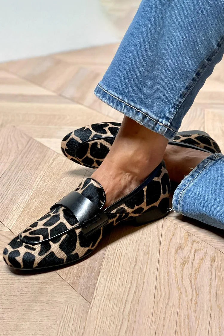 Daphne | Mocasín con Estampado Animal y Detalles Elegantes
